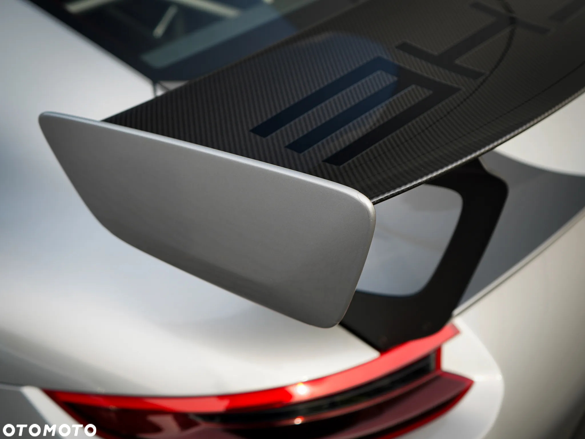Porsche 911 GT2 RS - 15
