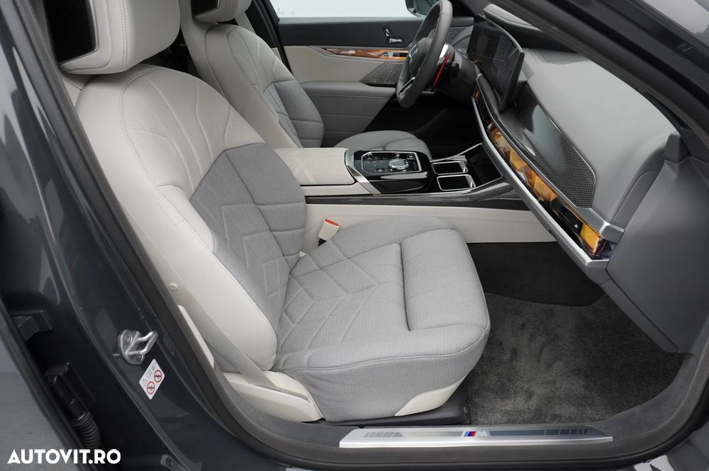 BMW M7 - 15