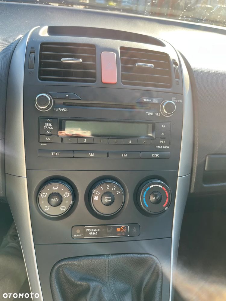 Toyota Auris 1.4 VVT-i - 30