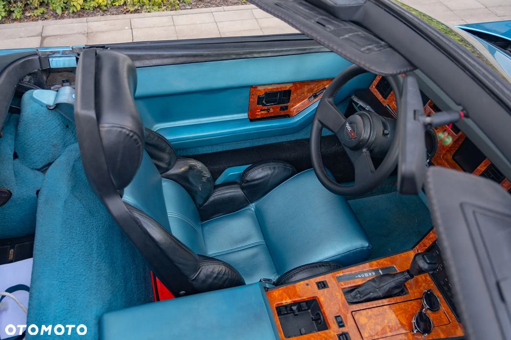 Chevrolet Corvette - 5