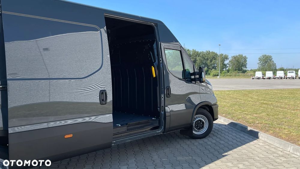 Iveco Daily 35S18HA8V P HI MATIC MY22 w Niskiej cenie ! - 9