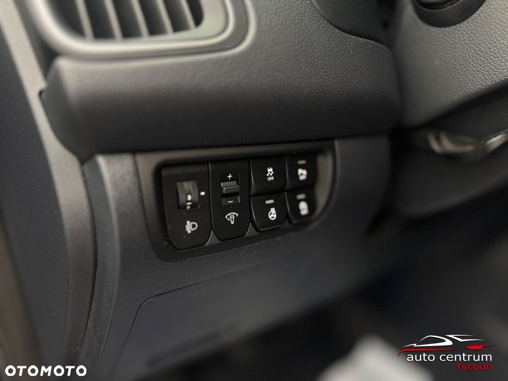 Kia Rio - 12