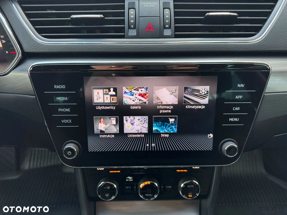 Skoda Superb 2.0 TDI SCR Style DSG - 25