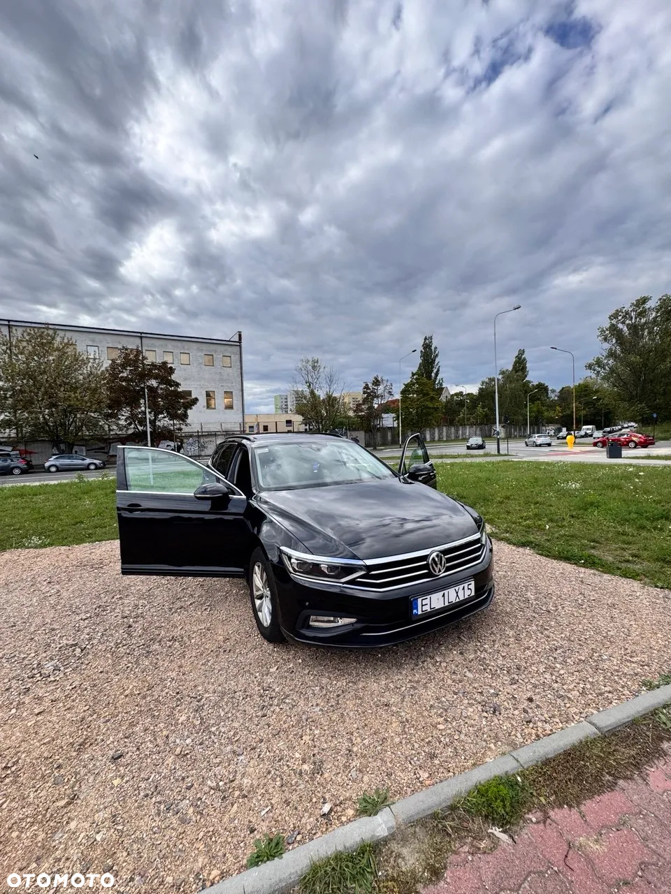 Volkswagen Passat - 4