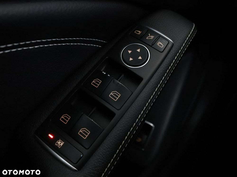 Mercedes-Benz CLA 180 Urban - 30