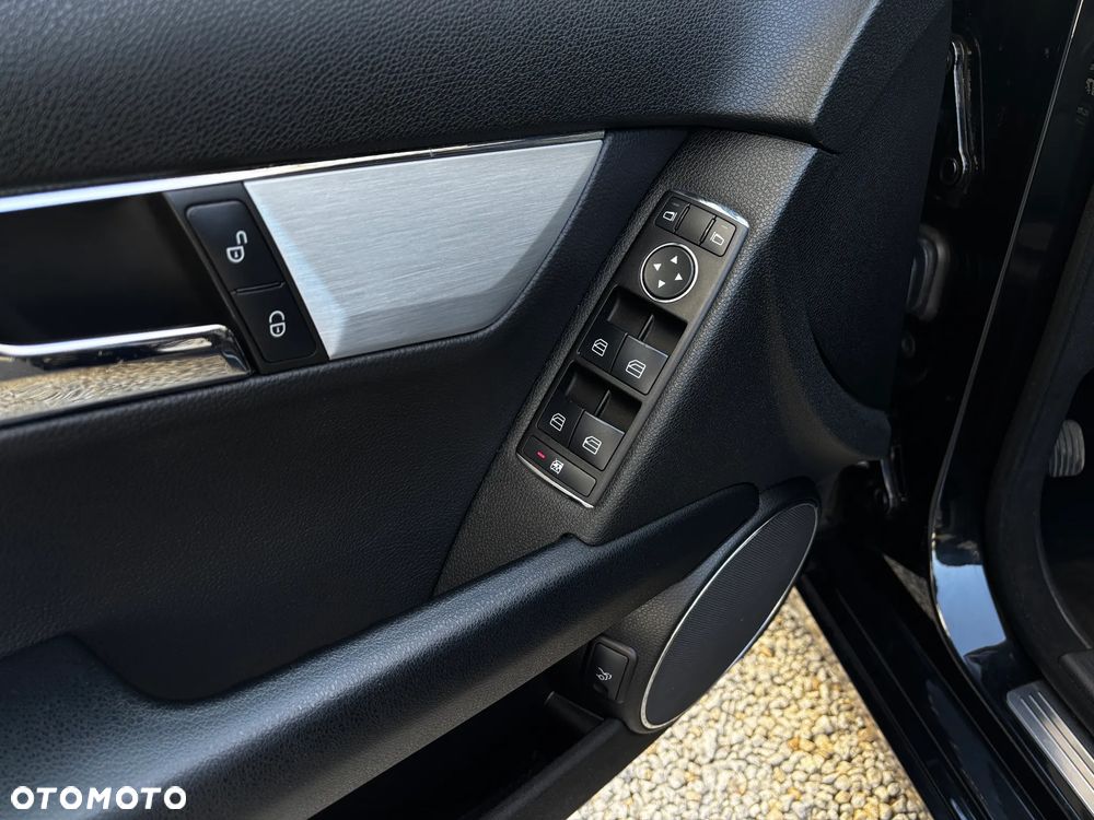 Mercedes-Benz Klasa C 180 Kompressor Avantgarde - 33