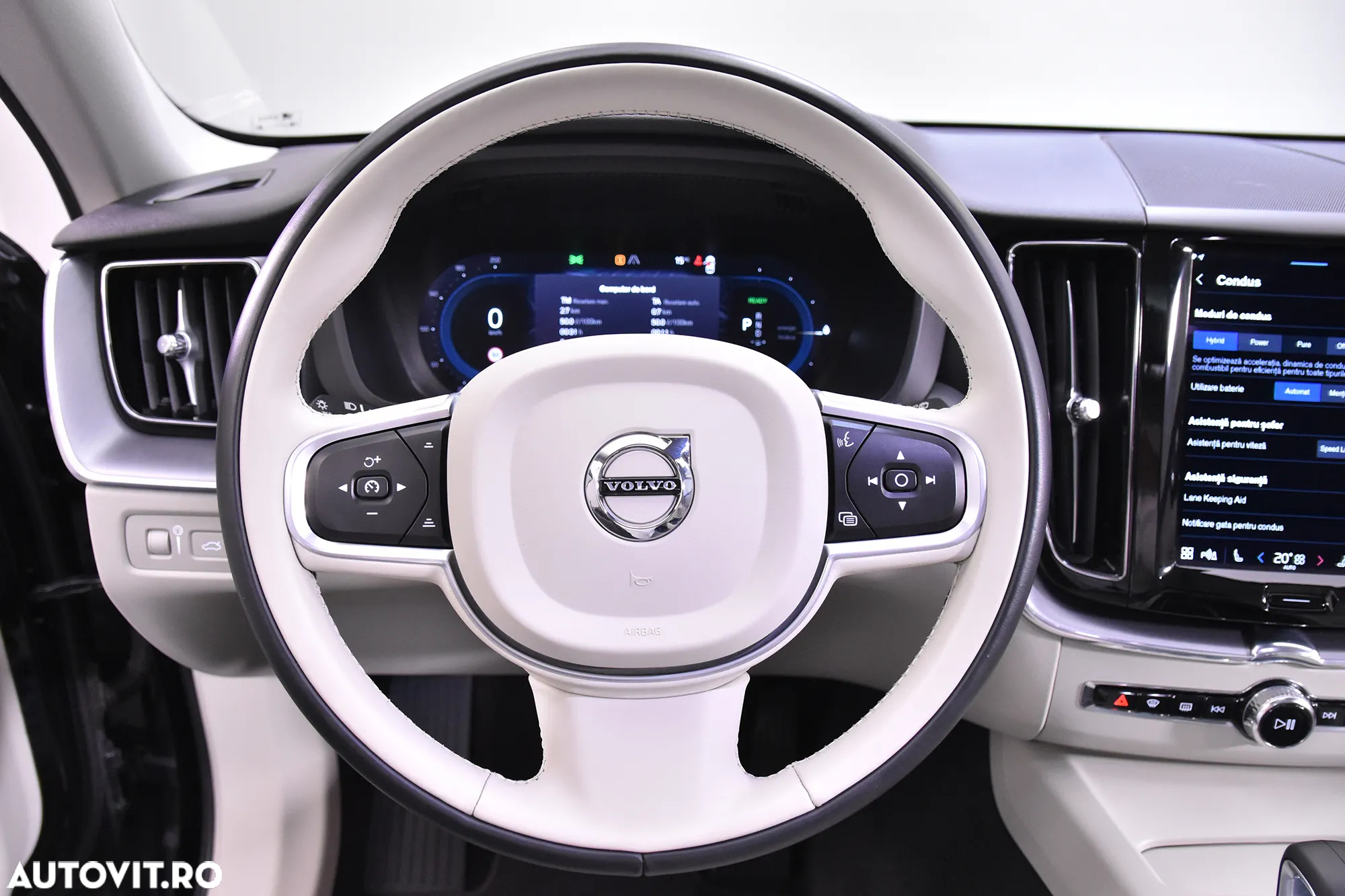 Volvo XC 60 T8 AWD Recharge Geartronic Inscription Expression - 16