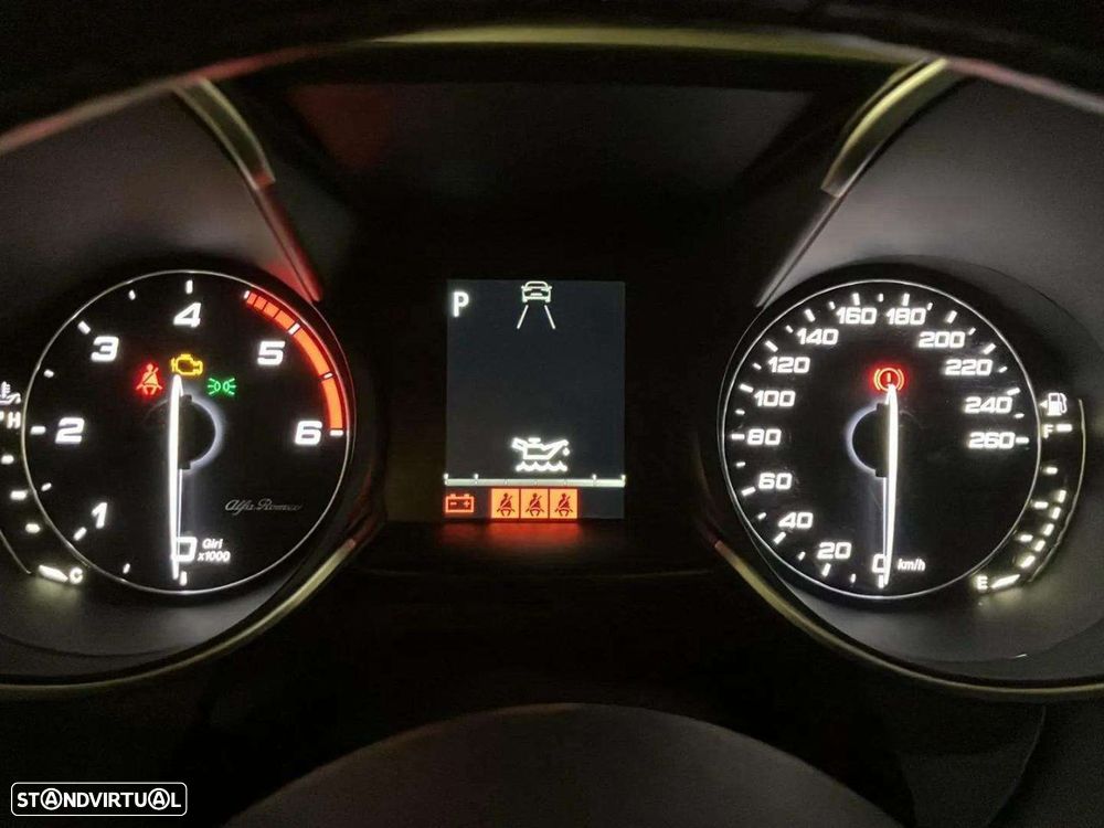 Alfa Romeo Giulia 2.2 D Super AT8 - 15