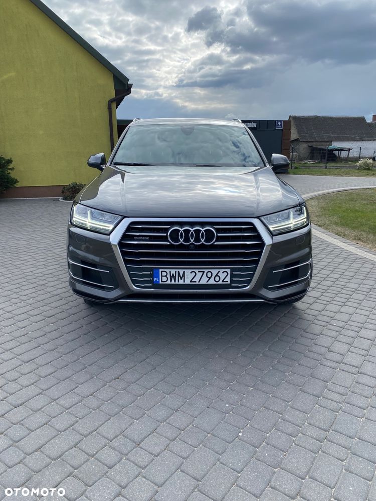 Audi Q7 - 1