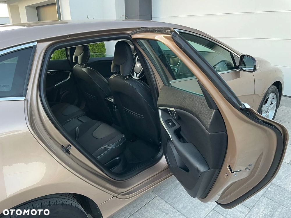 Volvo V40 D2 Summum - 20