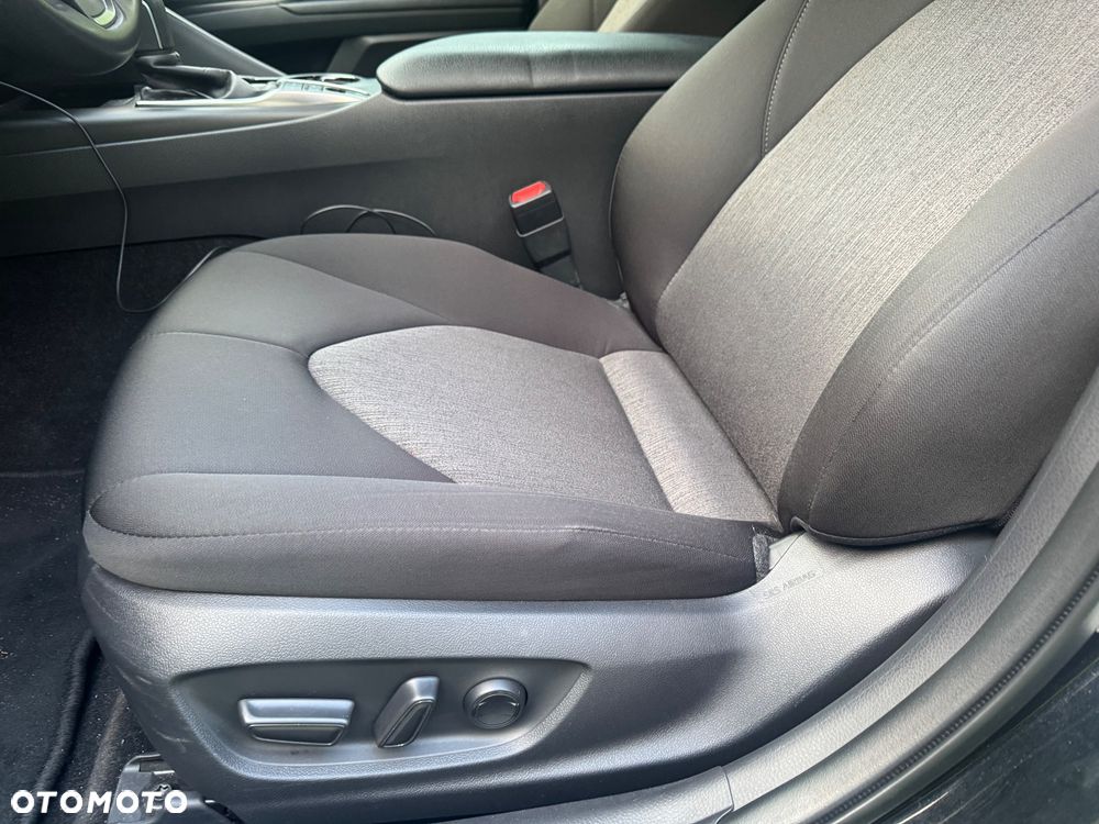 Toyota Camry 2.5 Hybrid Comfort CVT - 12