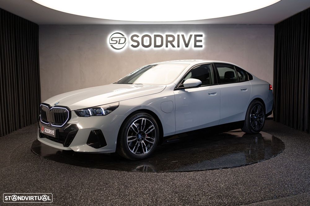 BMW 530 e Pack Desportivo M Pro - 2