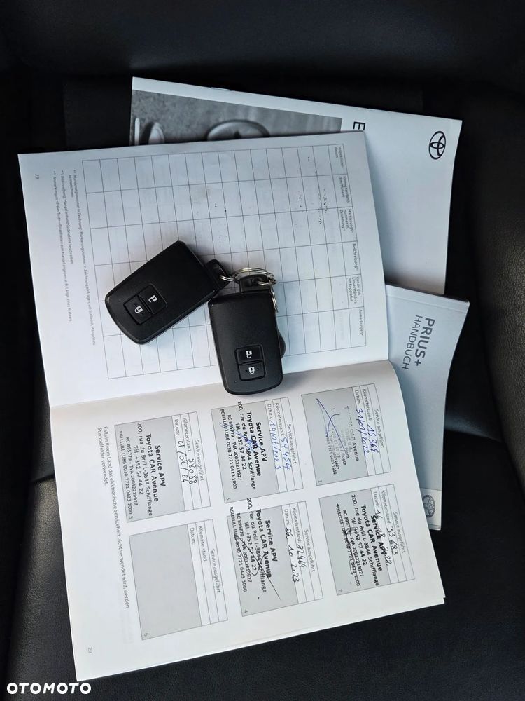 Toyota Prius+ (Hybrid) Executive - 31