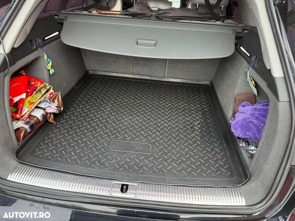 Audi A4 2.0 TDI quattro S tronic Sport - 8