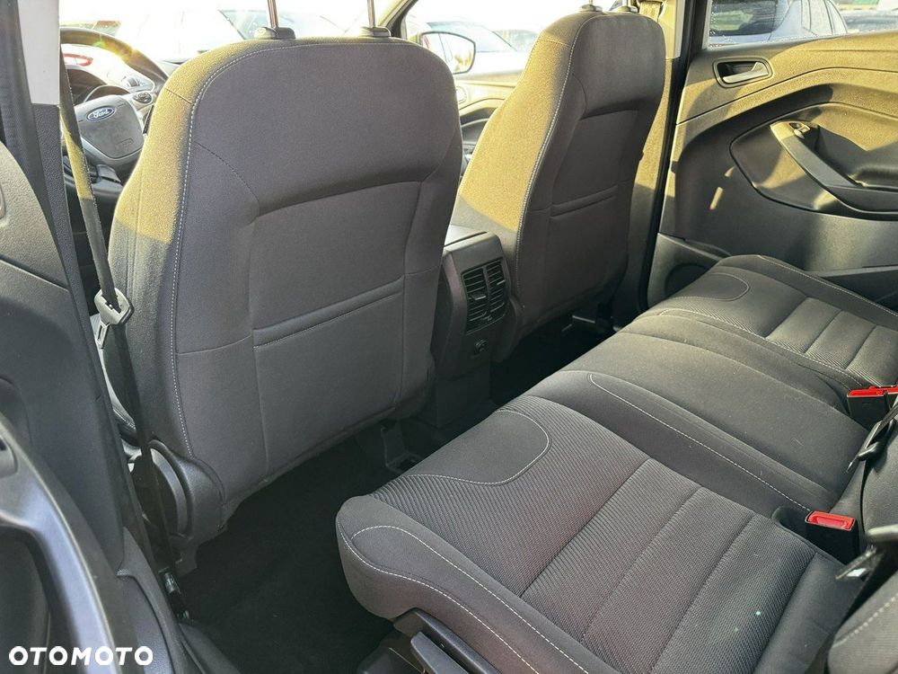 Ford Kuga 2.0 TDCi 4x2 Titanium - 12