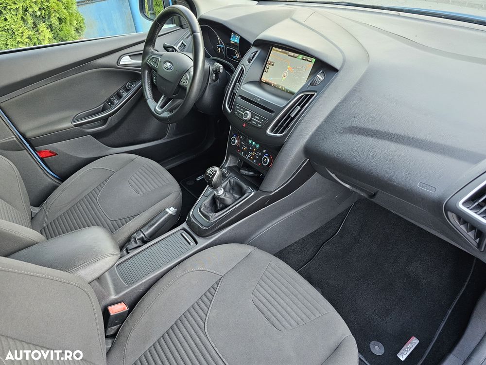 Ford Focus - 8