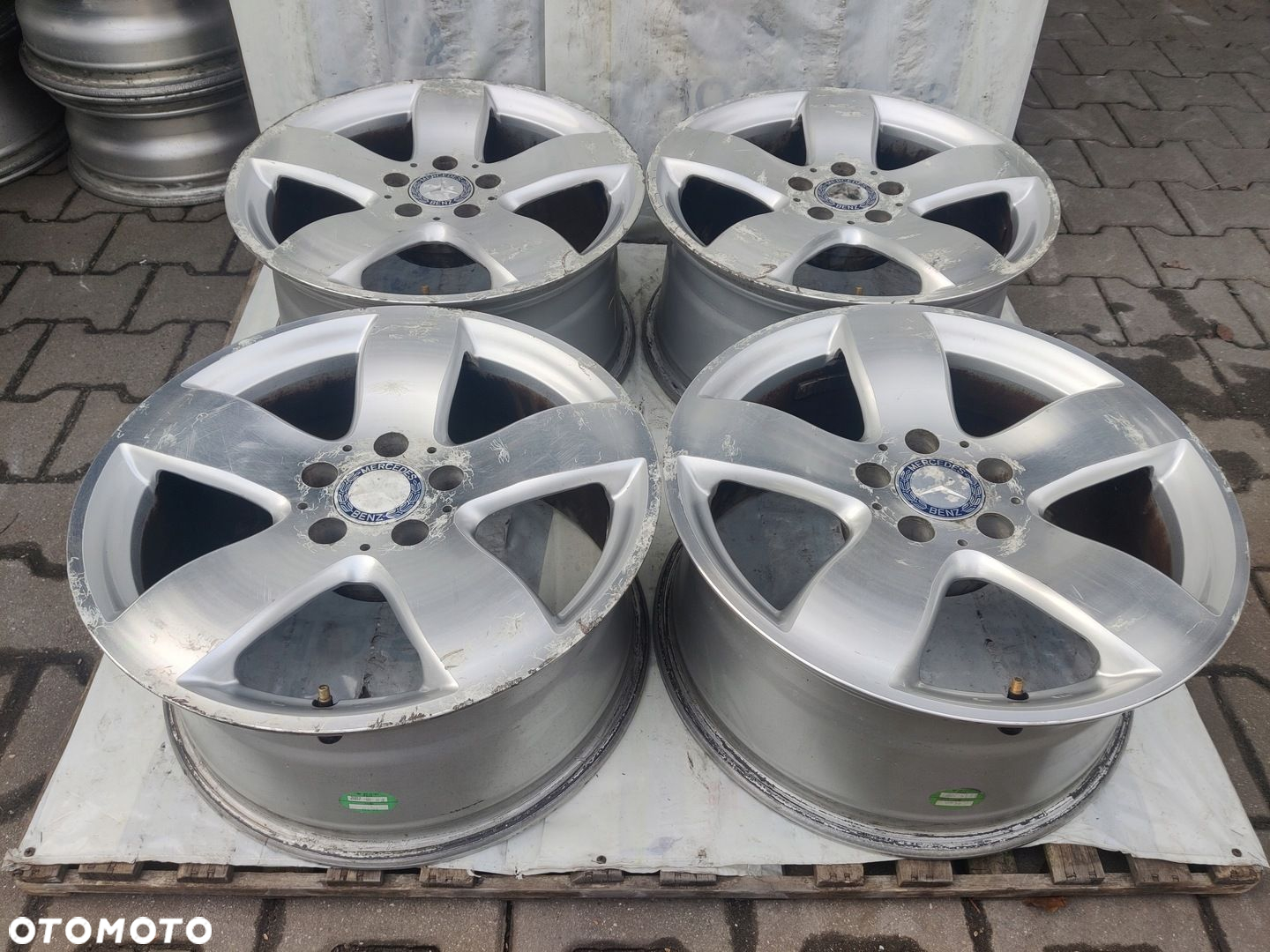 Felgi Mercedes 8J 17" ET38 573 - 3