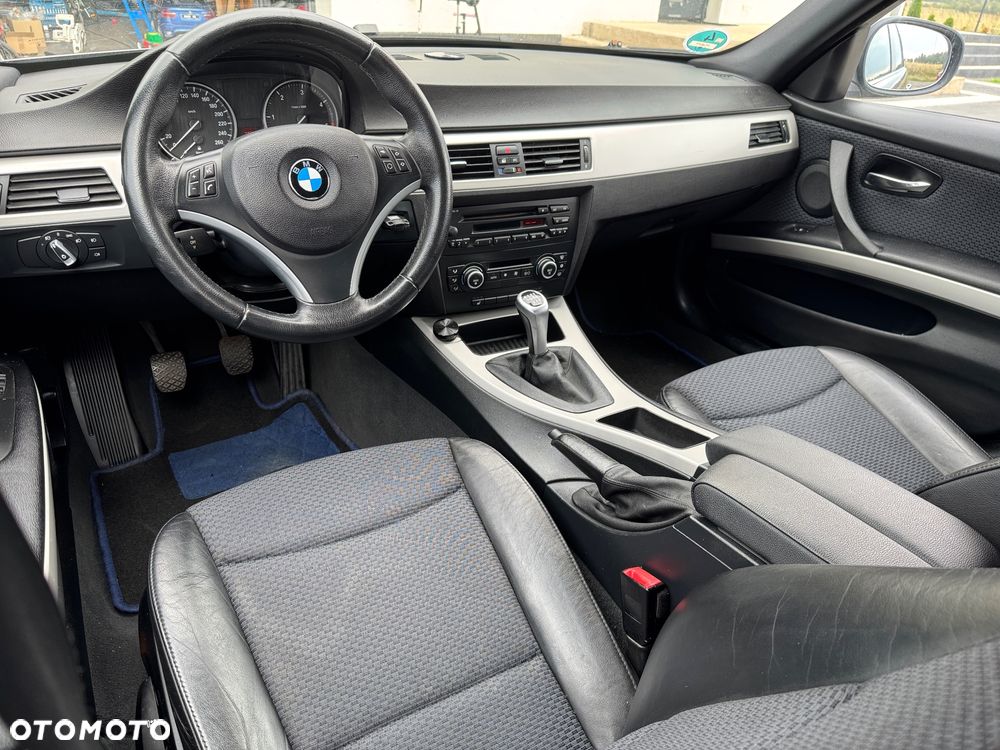 BMW Seria 3 320d DPF Touring - 7