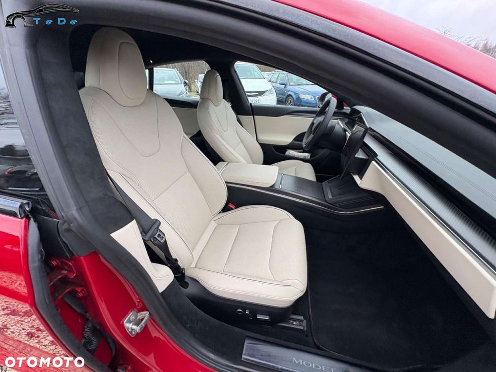 Tesla Model S - 18