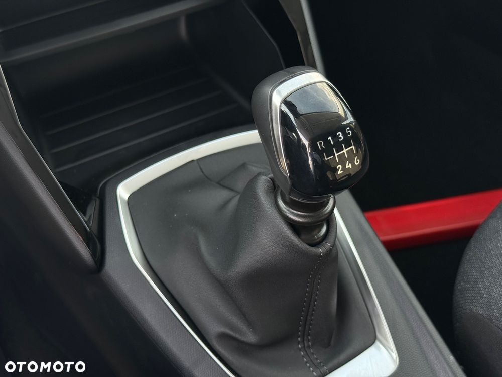 Peugeot 208 - 21