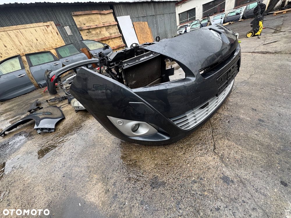 Renault grand scenic 3  grandscenic TEB66  / EA3 / Jz1V / TLALLE / SZHR / SAN513 // D22240 drzwi prawe lewe przednie tylne tył przód kompletny przód grand Scenic 3 szary ciemny drzwi prawe lewe lusterko składane zderzak tył tylni klapa bagażnika klapa tył lampy tył tylnie prawa lewa belka tylnia Podszybie kompletne osłoną słupka prawa lewa zawiasy maski prawy lewy wąż węże klimy podstawa akumulatora zbiorniczek spryskiwaczy filtr powietrza belka dolna przednia na dole zbiorniczek płynu chłodzącego  Lampa prawa lewa bixenon xenon 08120 /260100027r / 89902929  błotnik przód przedni prawy lewy maska pas przedni benzyna tce 130 benzyna zderzak przód przedni pdc 4 czujniki spryski Zenona komplet - 2