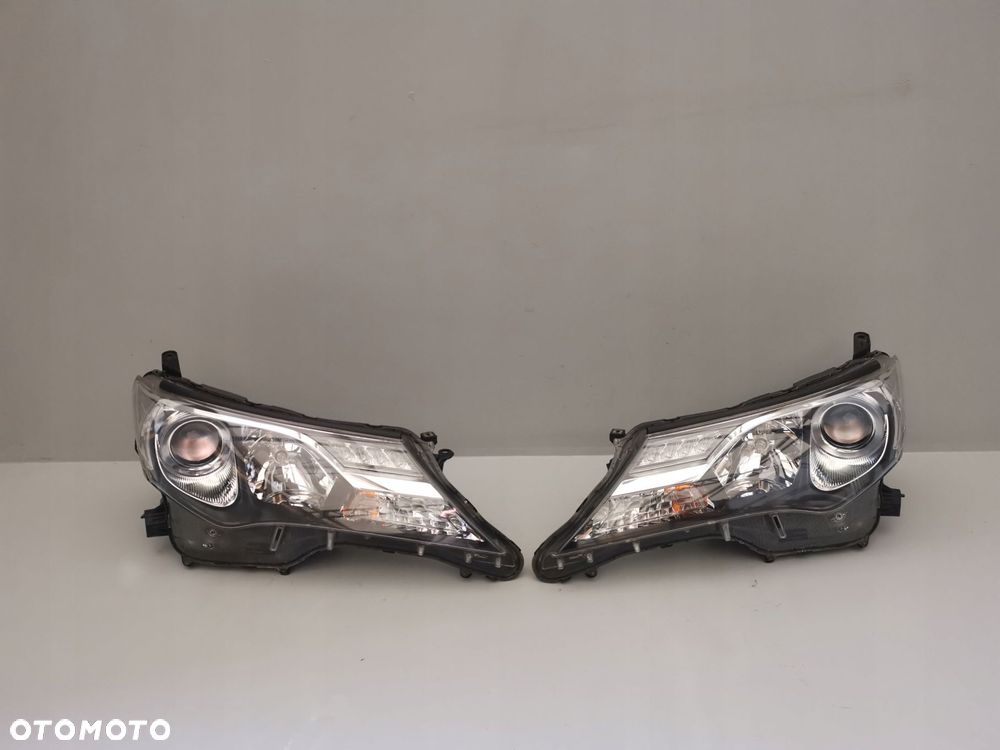 TOYOTA RAV4 IV LAMPY PRZOD PRZEDNIE KOMPLET LEWA PRAWA EUROPA - 1