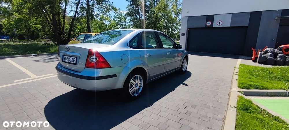 Ford Focus 1.6 16V Ghia - 3