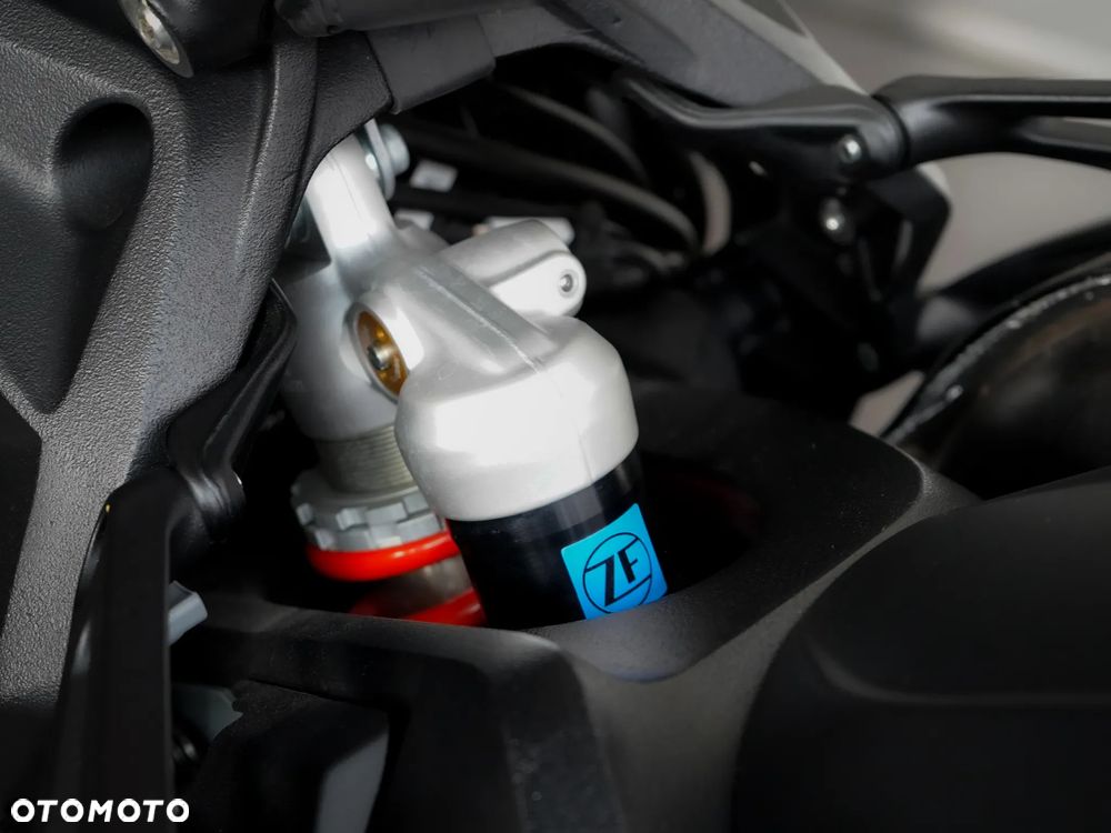 MV AGUSTA Brutale - 18