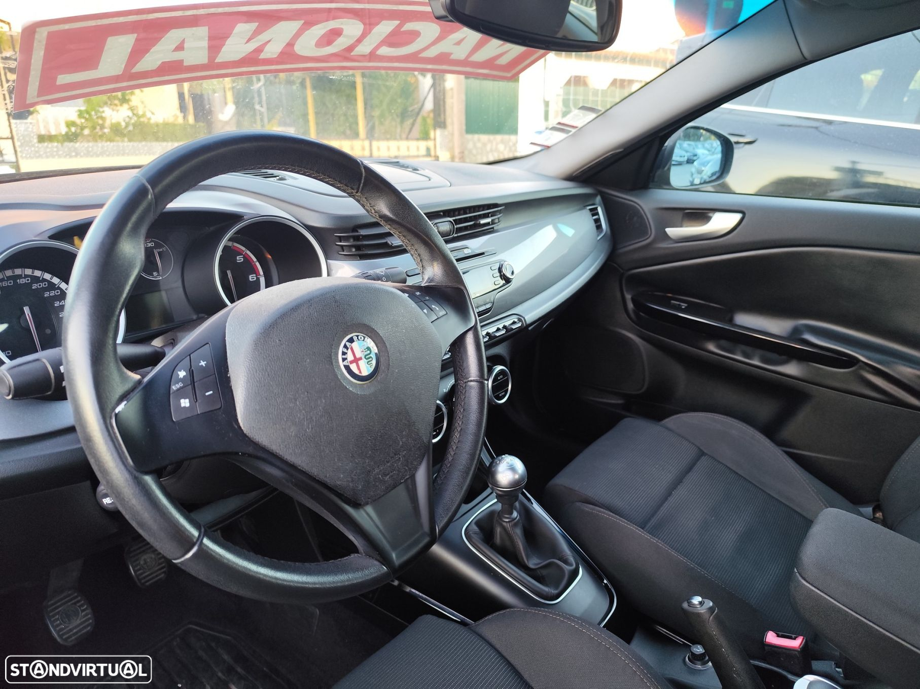 Alfa Romeo Giulietta 1.6 JTDm Corporate - 23