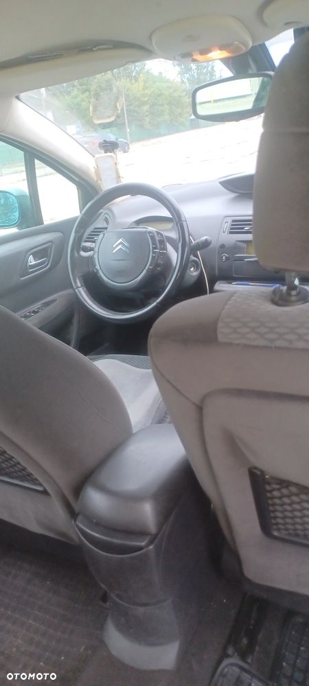 Citroën C4 1.6 16V Confort - 5