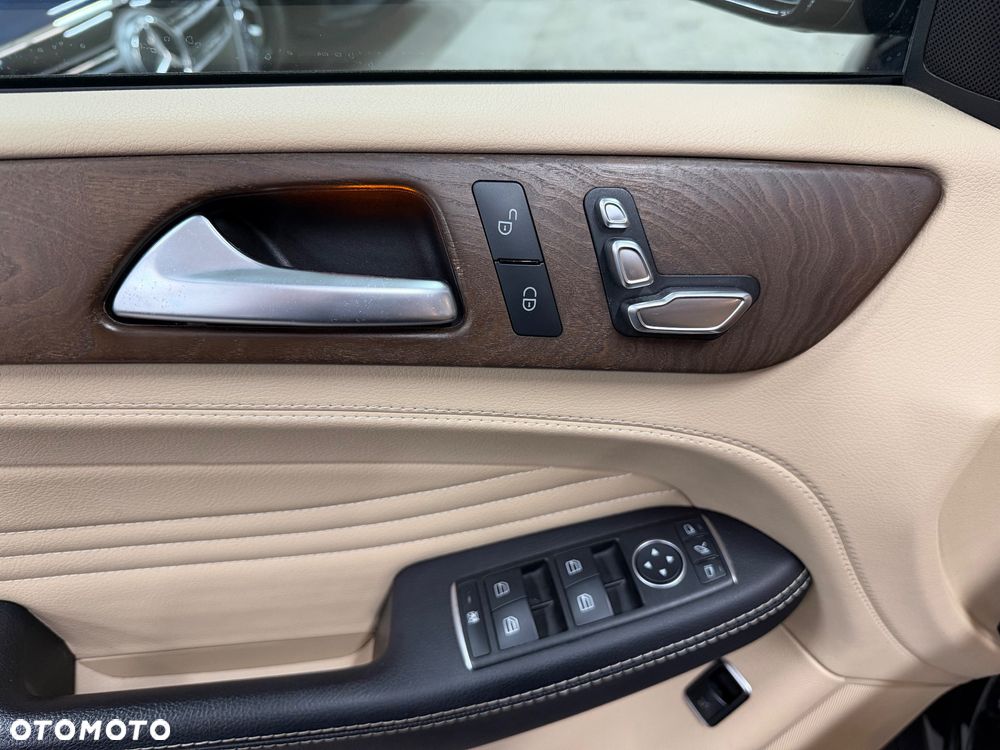 Mercedes-Benz GLE - 28