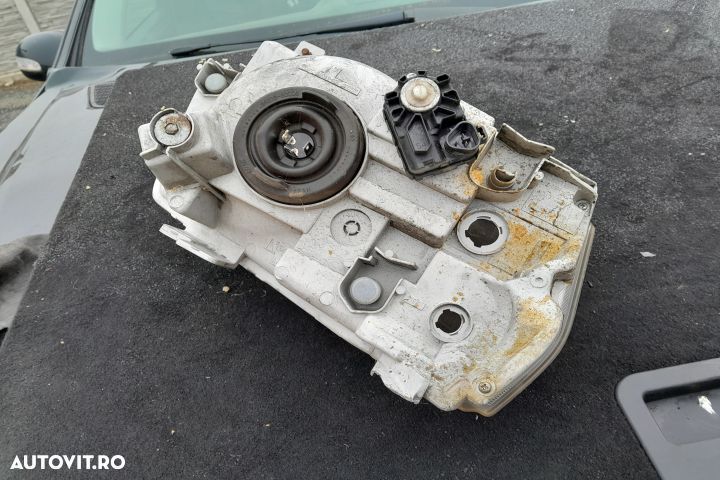 Far stanga Suzuki Grand Vitara 2 [2005 - 2008] Crossover 3-usi 1.9 TD - 2