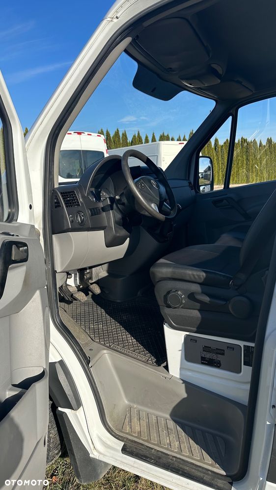 Mercedes-Benz Sprinter 326 - 7
