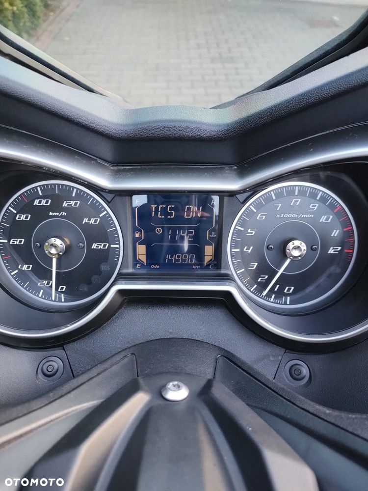 Yamaha X-max - 8
