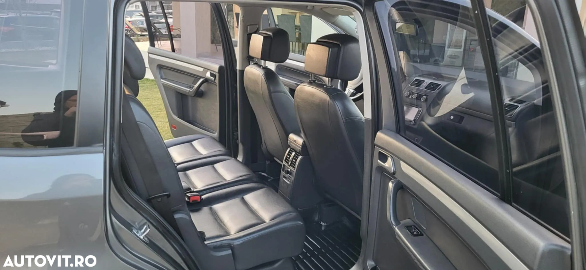 Volkswagen Touran - 16