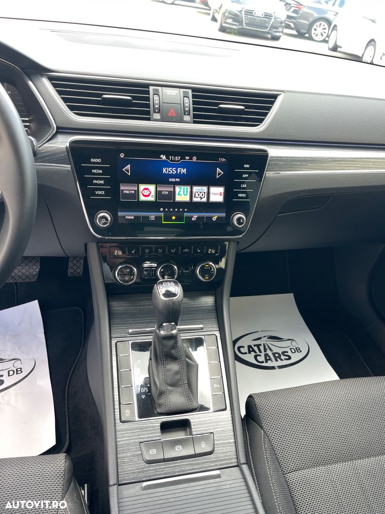 Skoda Superb 2.0 TDI DSG Premium Edition - 32