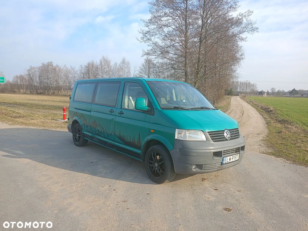 Volkswagen Caravelle - 1