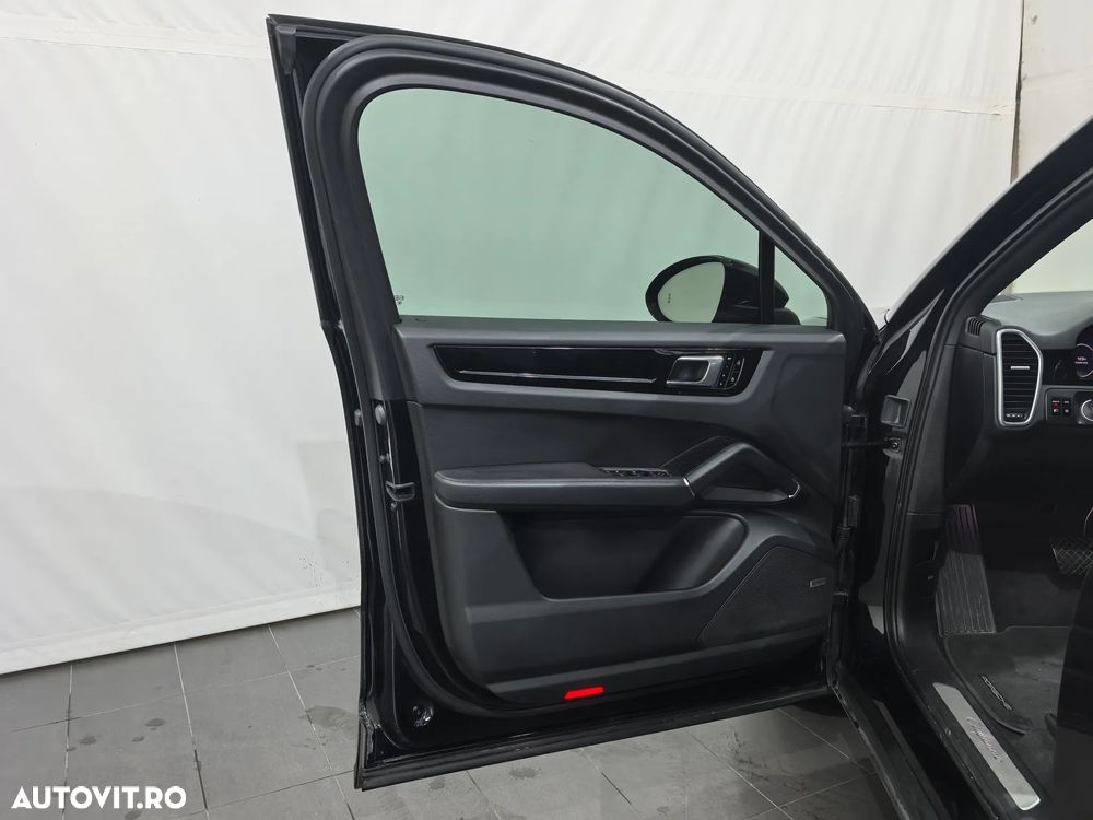 Porsche Cayenne - 10