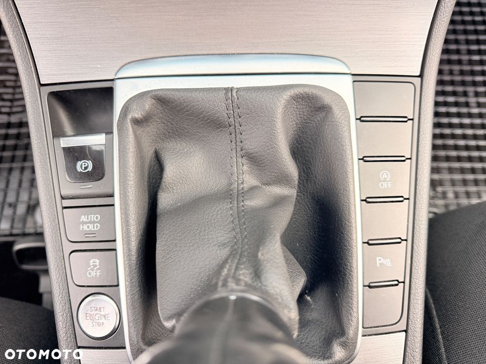 Volkswagen Passat 2.0 TDI BlueMotion Technology R-Line - 26