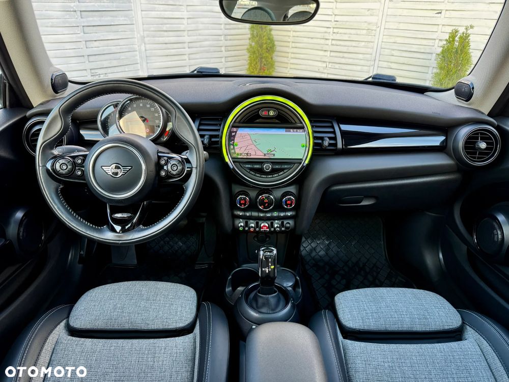 MINI Cooper John Works Trim - 9