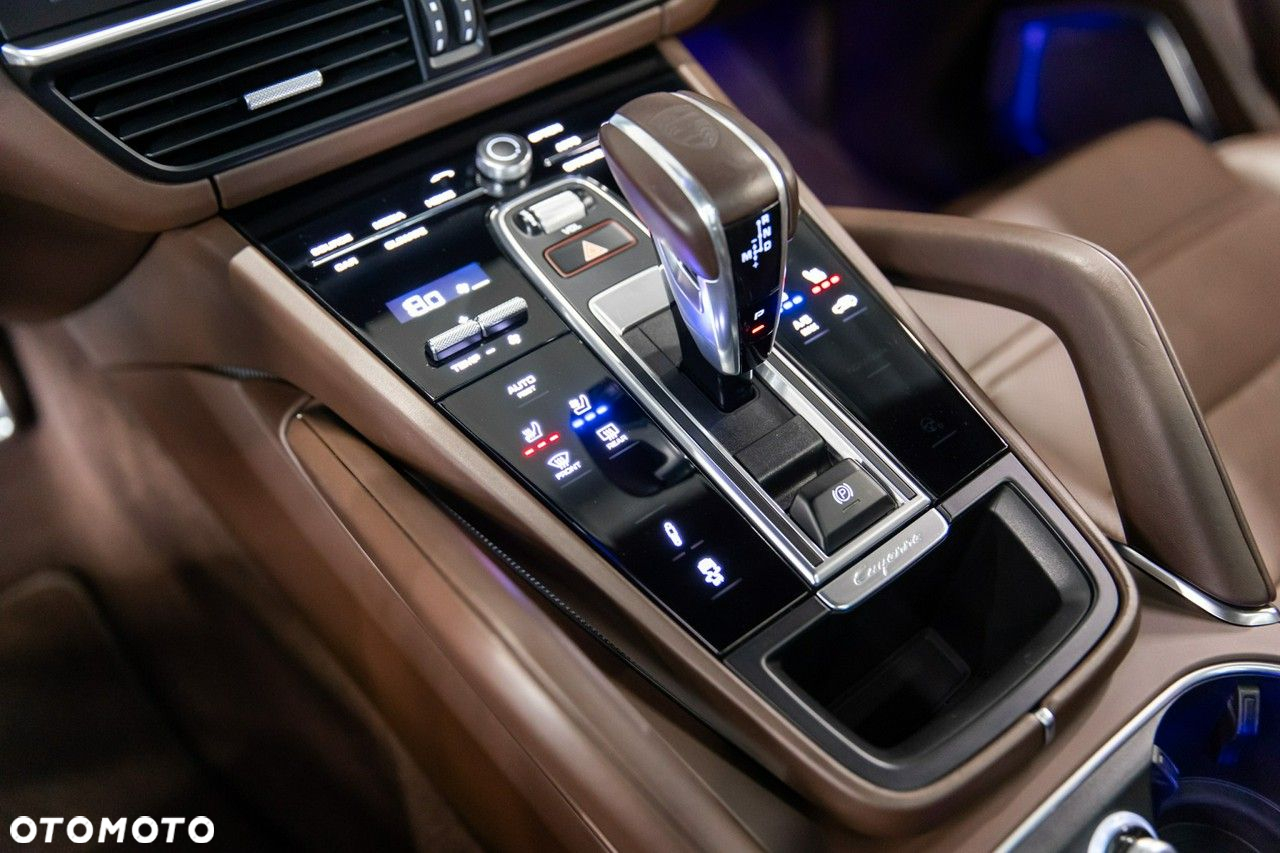 Porsche Cayenne Turbo - 27