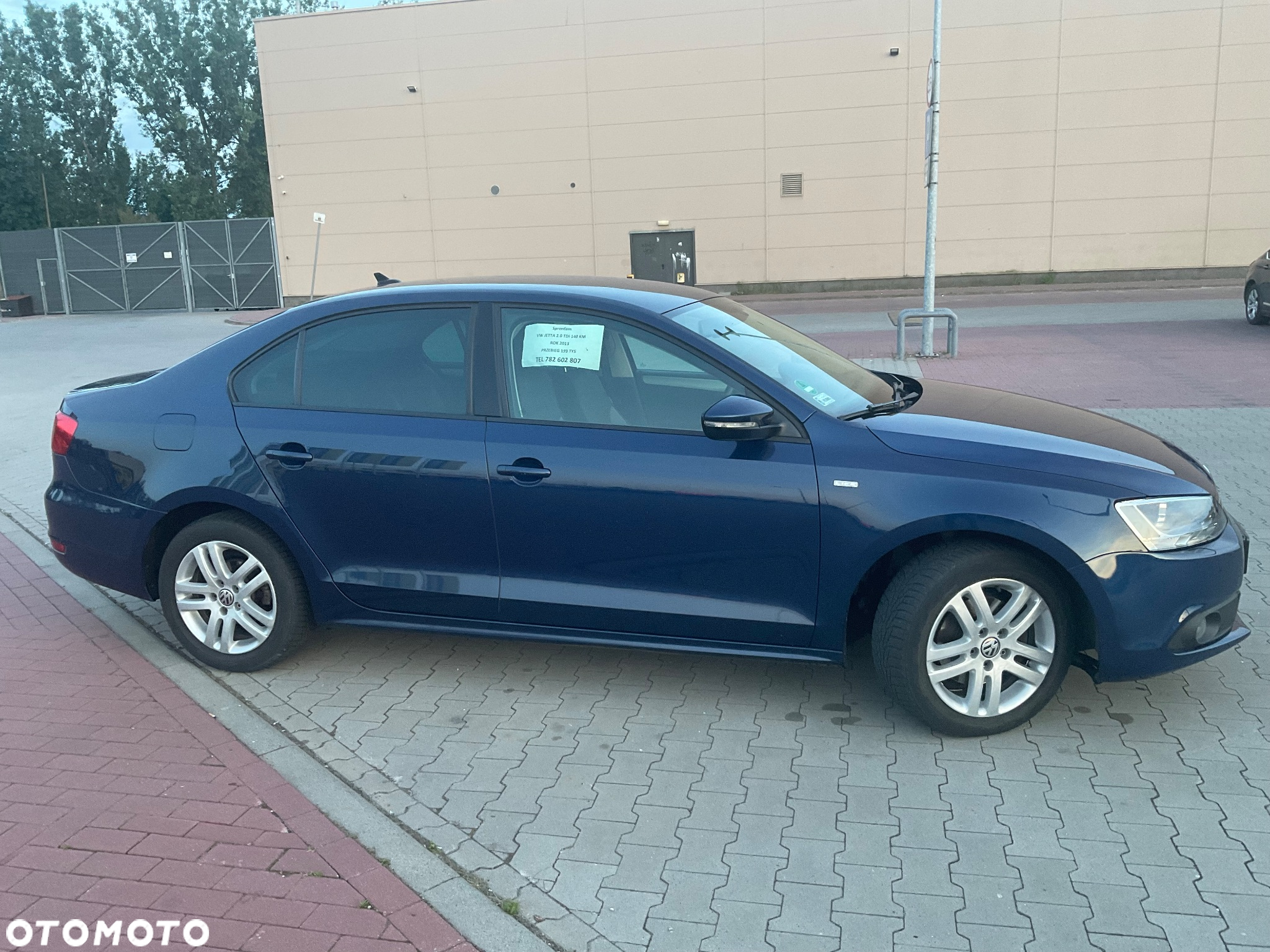 Volkswagen Jetta 2.0 TDI Life - 12