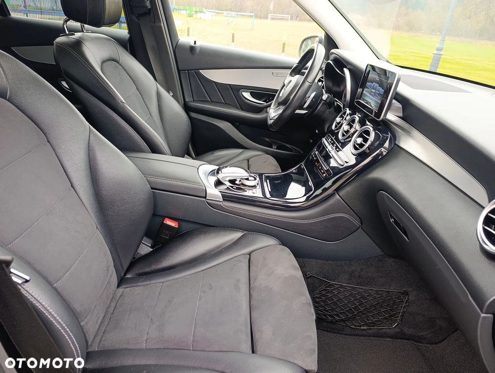 Mercedes-Benz GLC 220 d 4Matic 9G-TRONIC AMG Line - 19