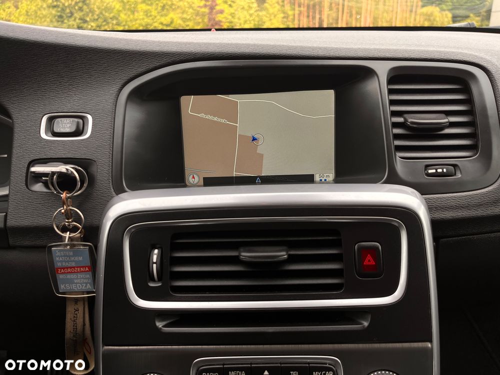 Volvo V60 D3 Momentum - 14