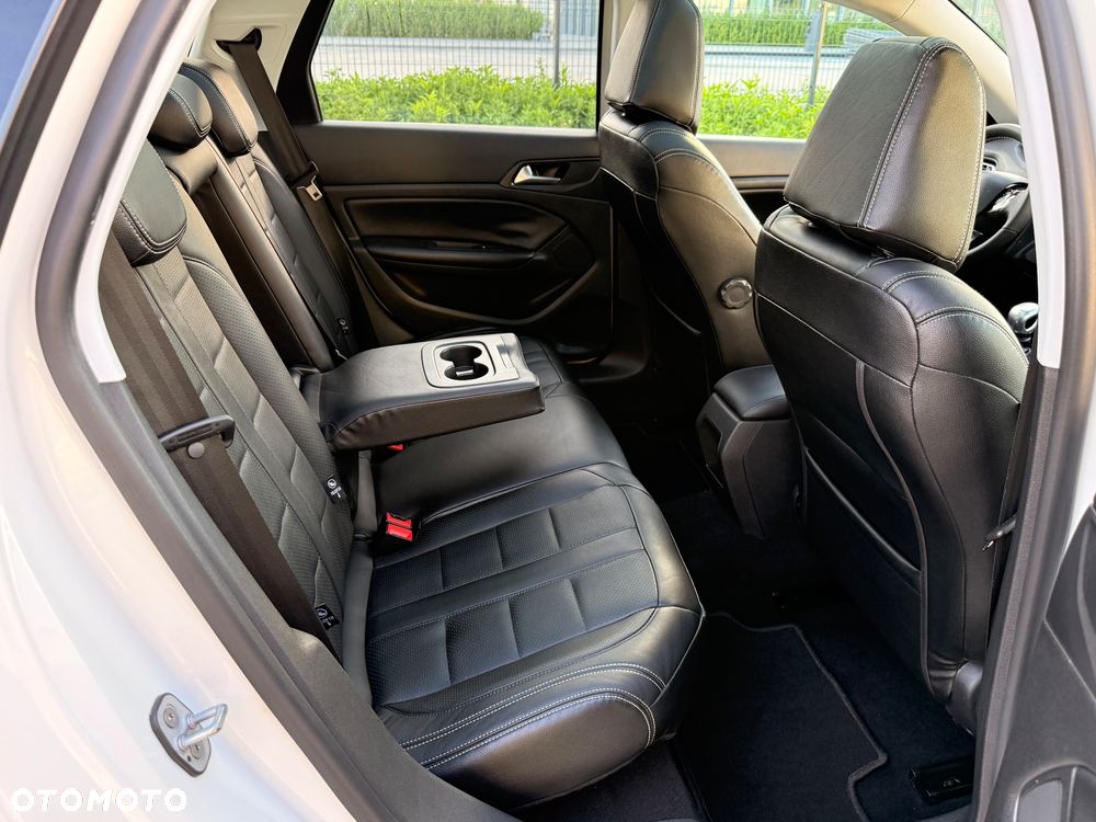Peugeot 308 1.6 BlueHDi Allure S&S - 25