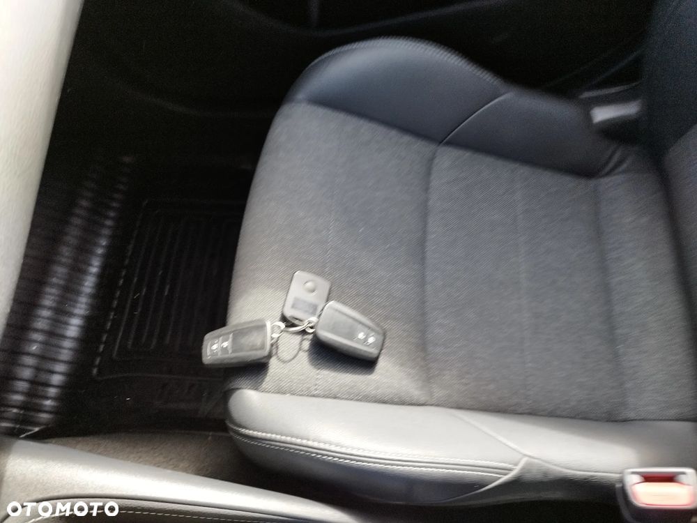 Toyota Corolla 1.8 Hybrid Executive - 38
