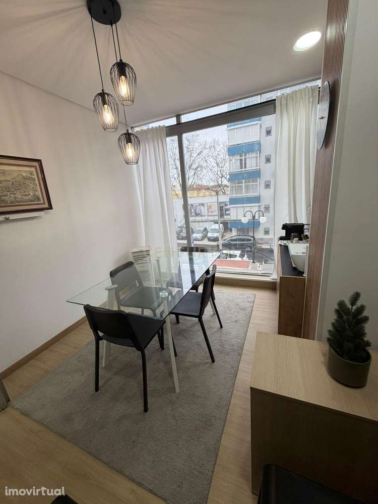 Loja / Sala Comercial no Centro Comercial Grande Galiza – Estoril - Grande imagem: 2/5