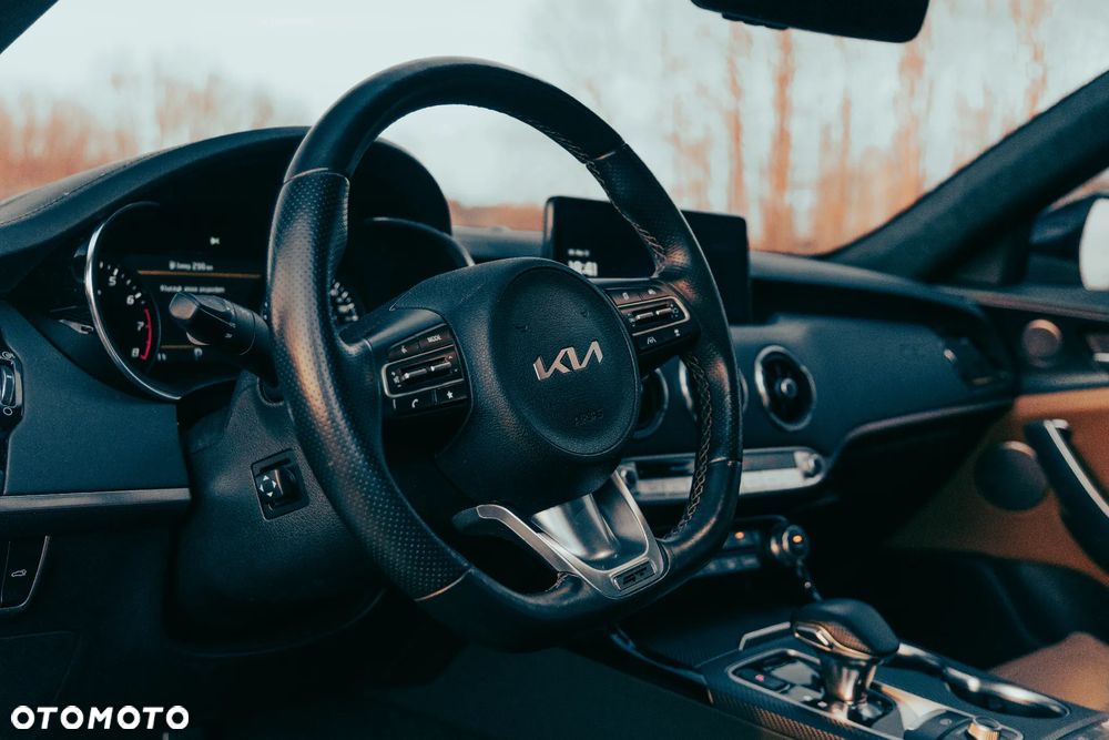 Kia Stinger - 27