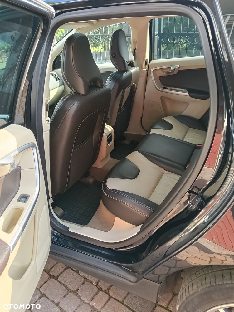 Volvo XC 60 D5 AWD - 12