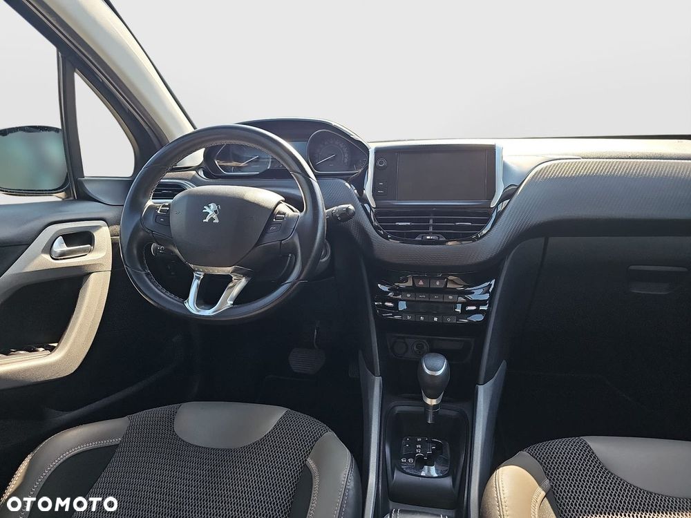 Peugeot 2008 - 11